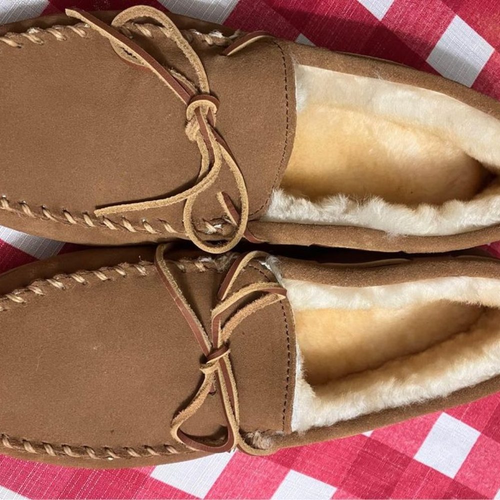 Minnetonka Slippers